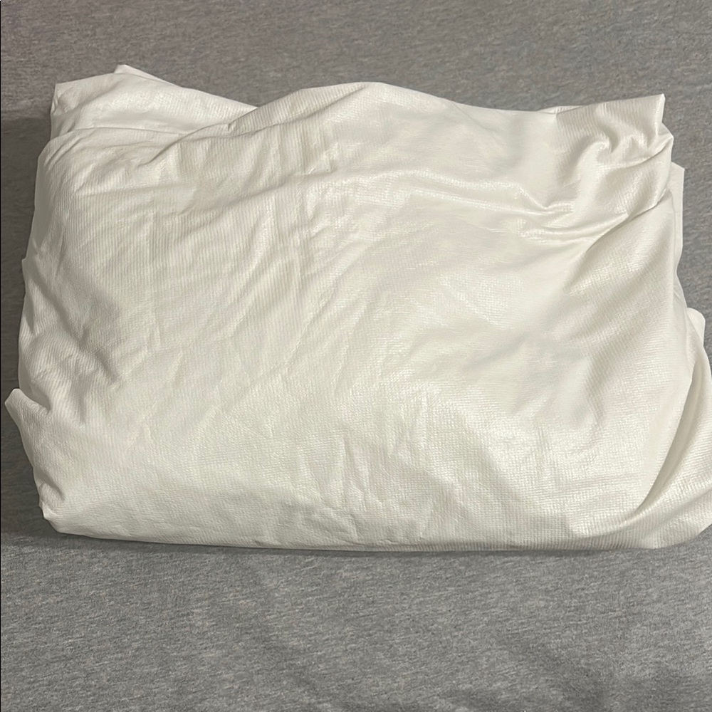 Queen size White Mattress protector